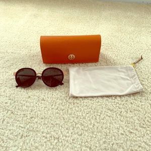 Tory Burch Round Framed Sunglasses
